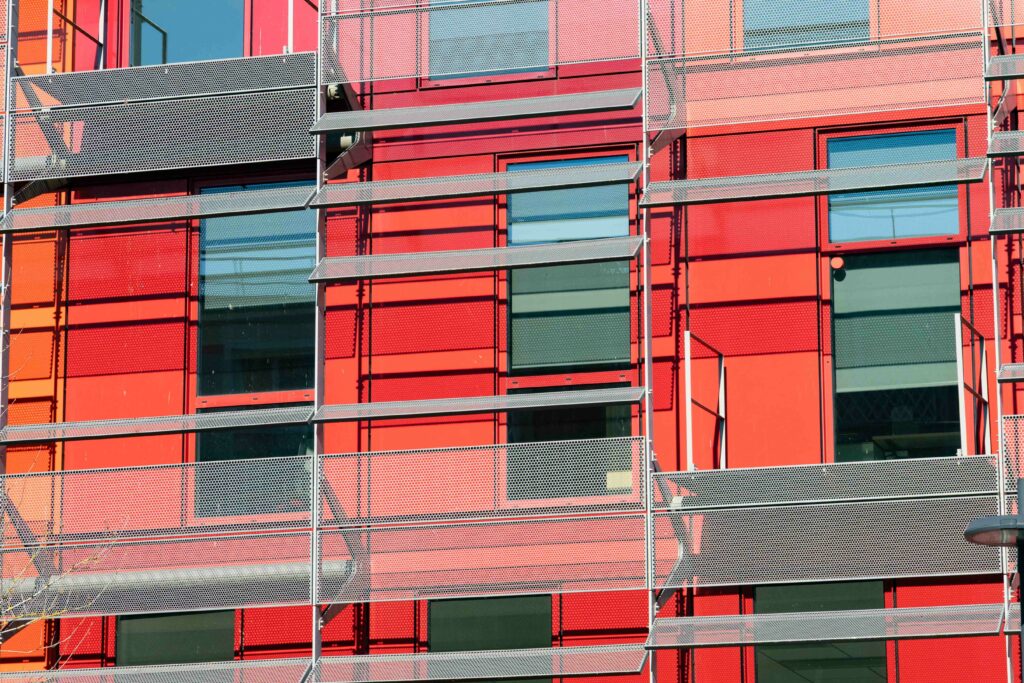 Immeuble rouge SQY-2